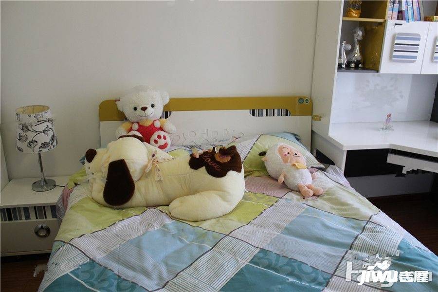 华林傥滨春天样板间